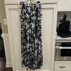 Simply Vera Vera Wang Black and White Maxi Dress